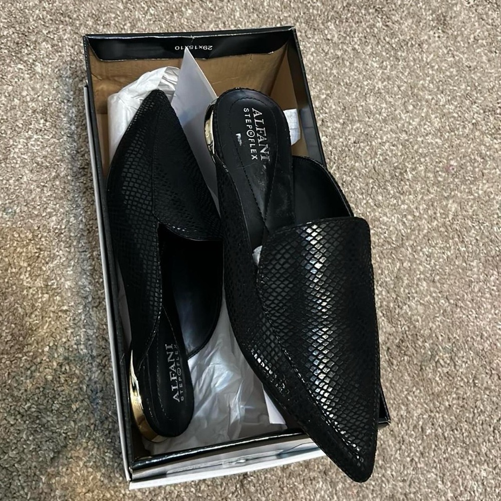 Alfani serrise black snakeskin mules 5.5